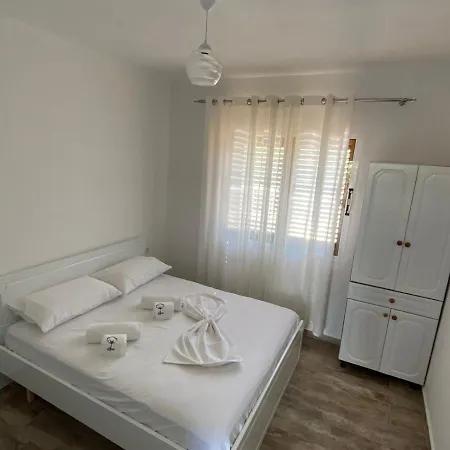 Vila Arlind * Vlorë